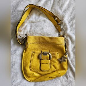 B. Makowsky Yellow leather purse